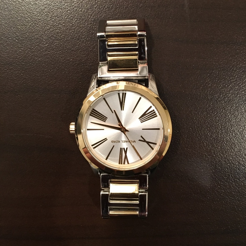 NEVER WORN MICHAEL KORS WOMENS WATCH
